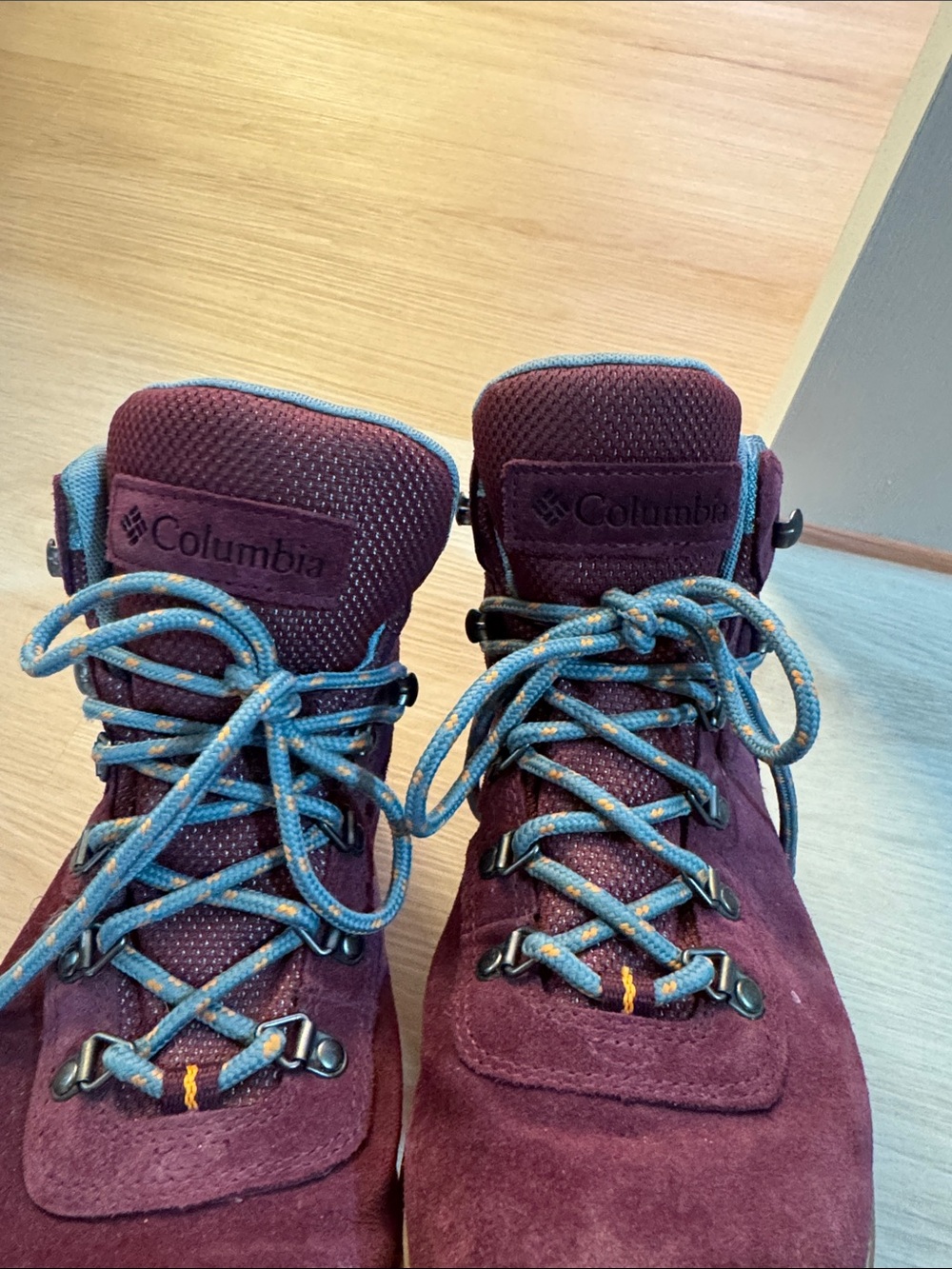 Women's Burgundy Suede Hiking Boots - Picture 2 of 5